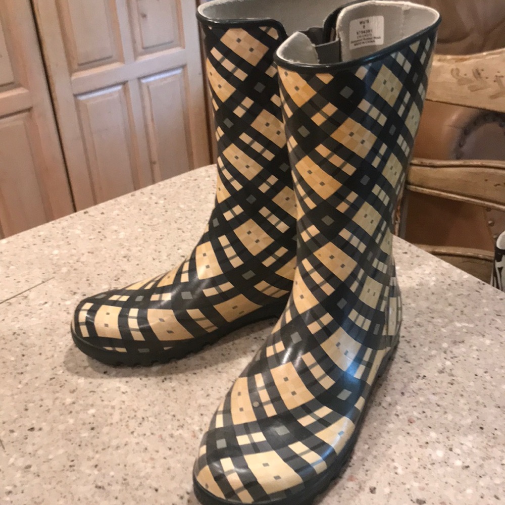 Rain boots